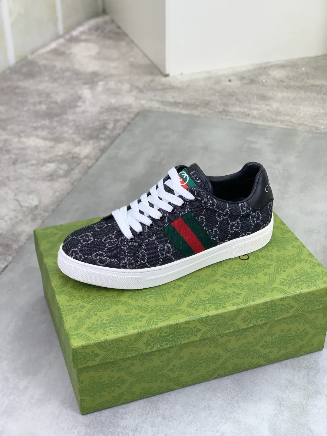 Men's men's shoes P400💰【New style】🆘 The latest model from Gucci's official website🎁Classic casual and fashionable men's shoes👟Hot style💥The style is simple and elegant, exclusive for trendy men. Unique official website's latest brand elements👑Gucci original decoration, fashionable and generous, the fabric is made of original soft calfskin➕Comfortable soft sheepskin lining ✅The official website specifies wear-resistant rubber outsole_full of elasticity, classic model taken in real life🎬Color: 2️⃣colors available😍Number: 38-44